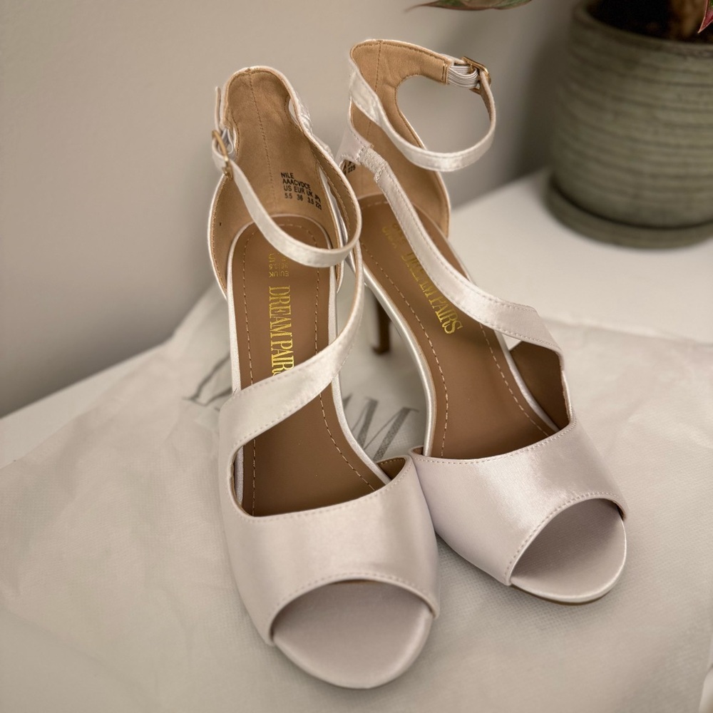 Dream Pairs White Satin Peep Toe Ankle Strap Heels - Size 5.5 - Picture 2 of 12